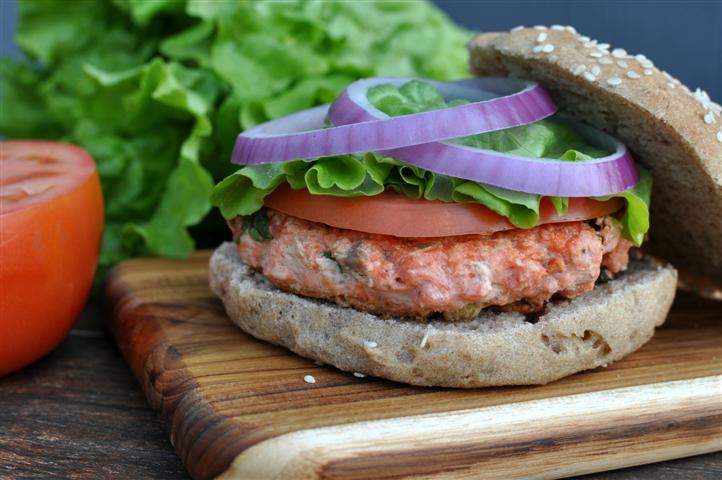 Slammin' Alaska Salmon Burgers with Garlic Dill Aioli